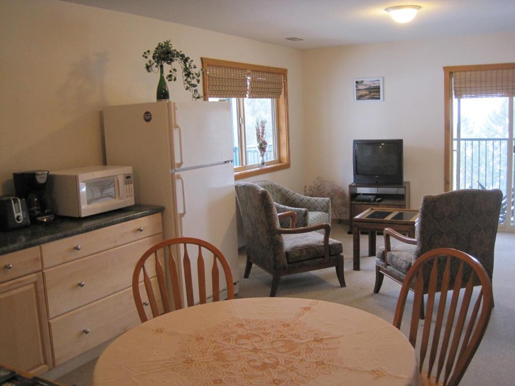 Wild Nature B&B Kelowna Ruang foto