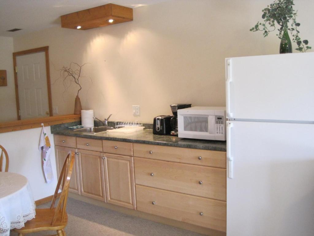 Wild Nature B&B Kelowna Ruang foto